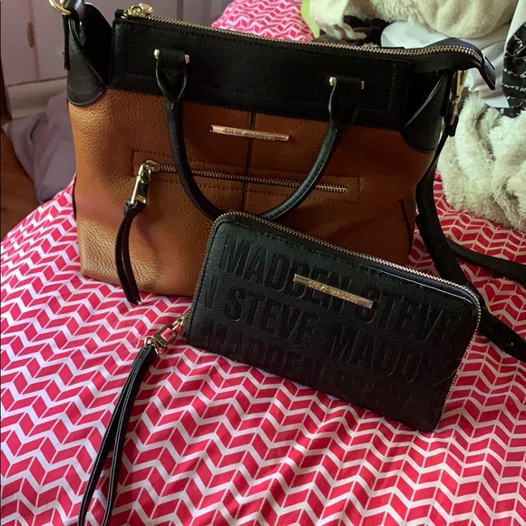 Steve Madden Handbags - Steve Madden purse and wallet set
